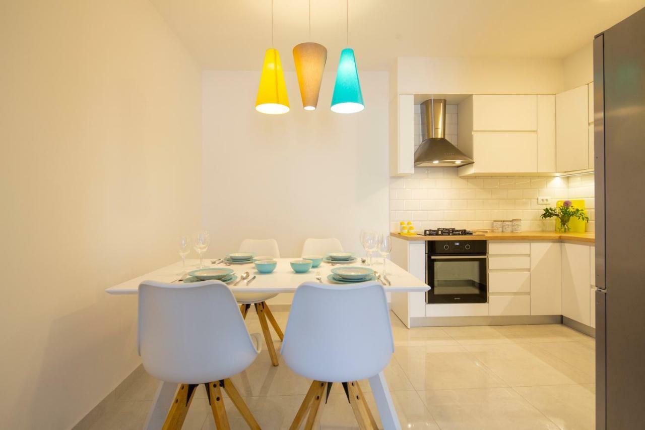 Apartman Pjero 3+2 Makarska Bagian luar foto